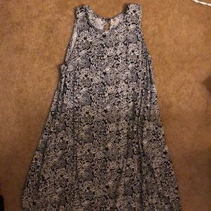 B&W sleeveless dress